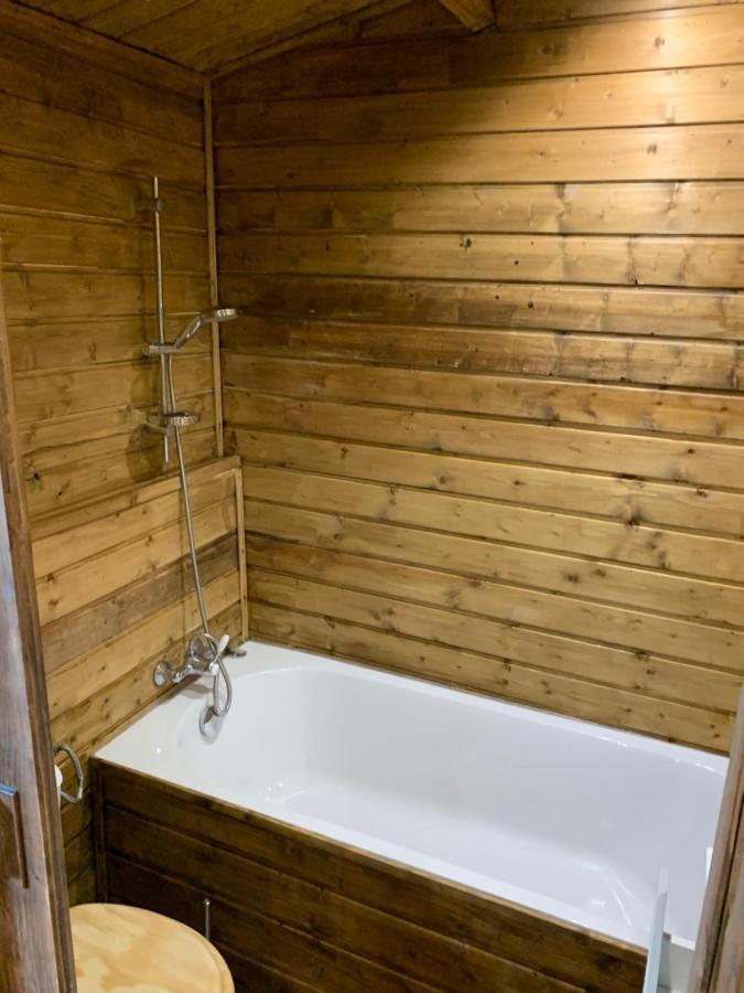 Gites Les Chalets Vezzani Spa Exterior photo