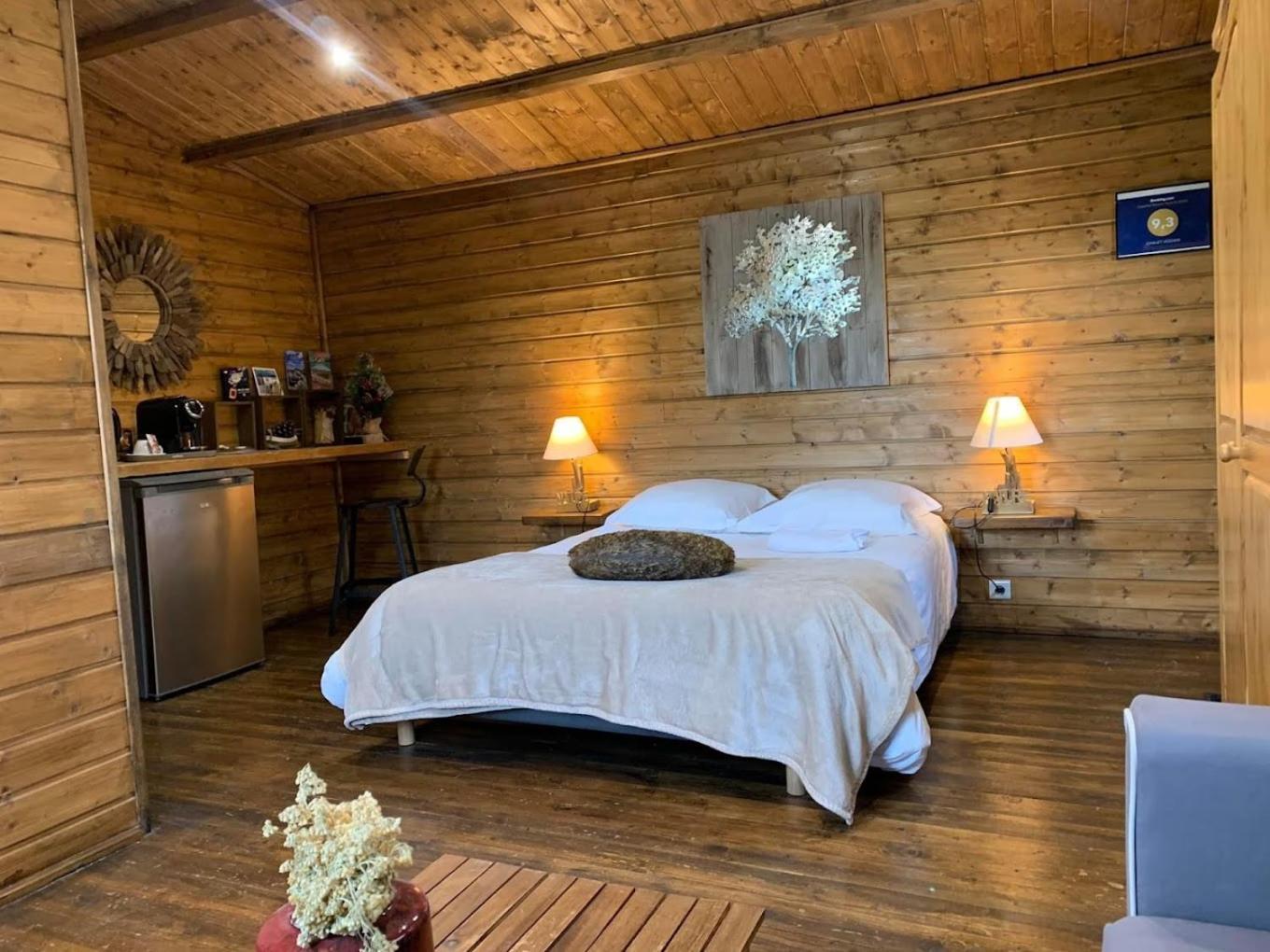 Gites Les Chalets Vezzani Spa Exterior photo